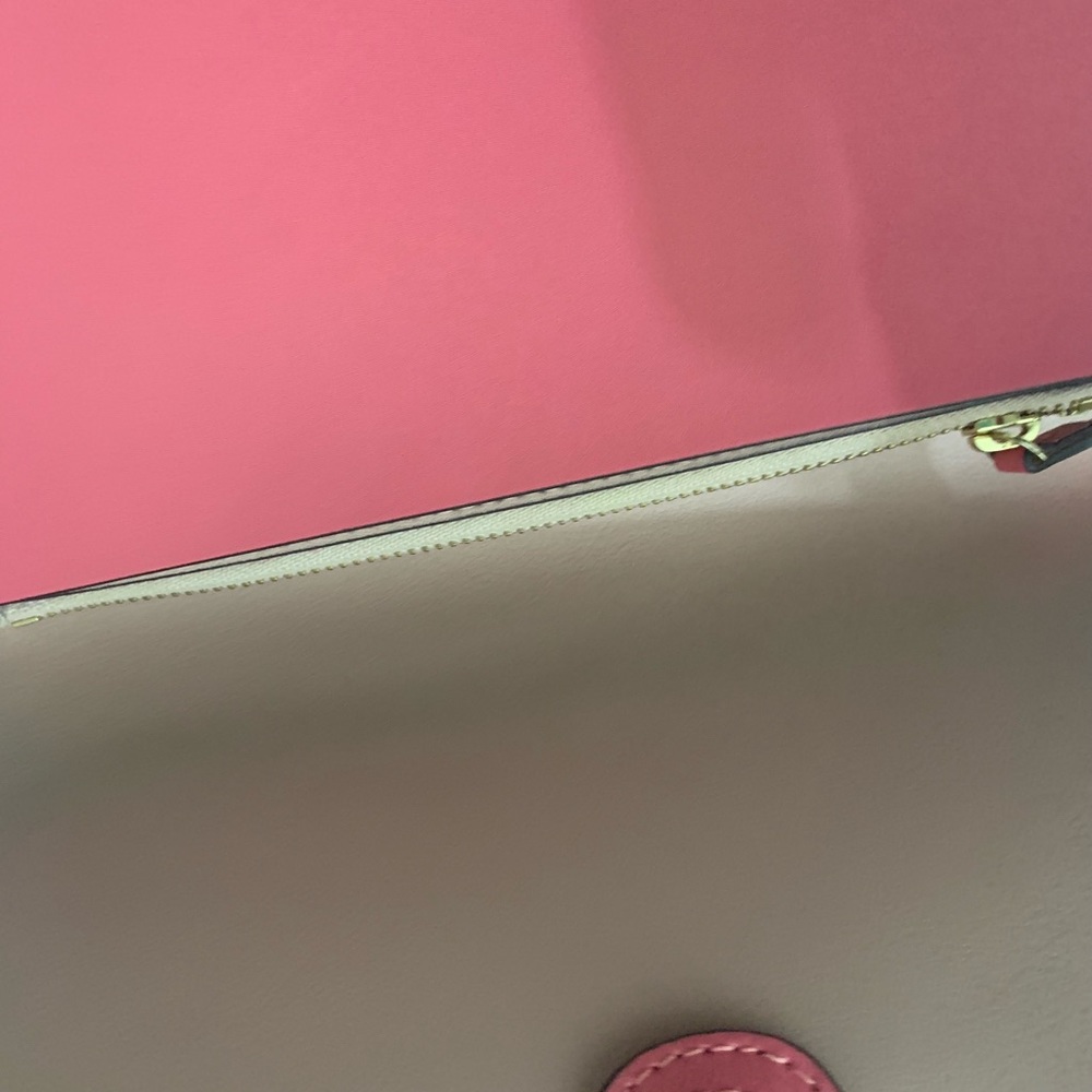Kate ♠️ Spade💕 - Picture 3 of 5